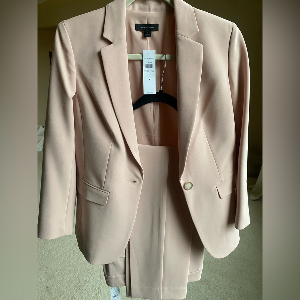 NWT Ann Taylor PINK Suit - Sz 2 - Triacetate Devin Ankle Pant & 1-Button Jacket